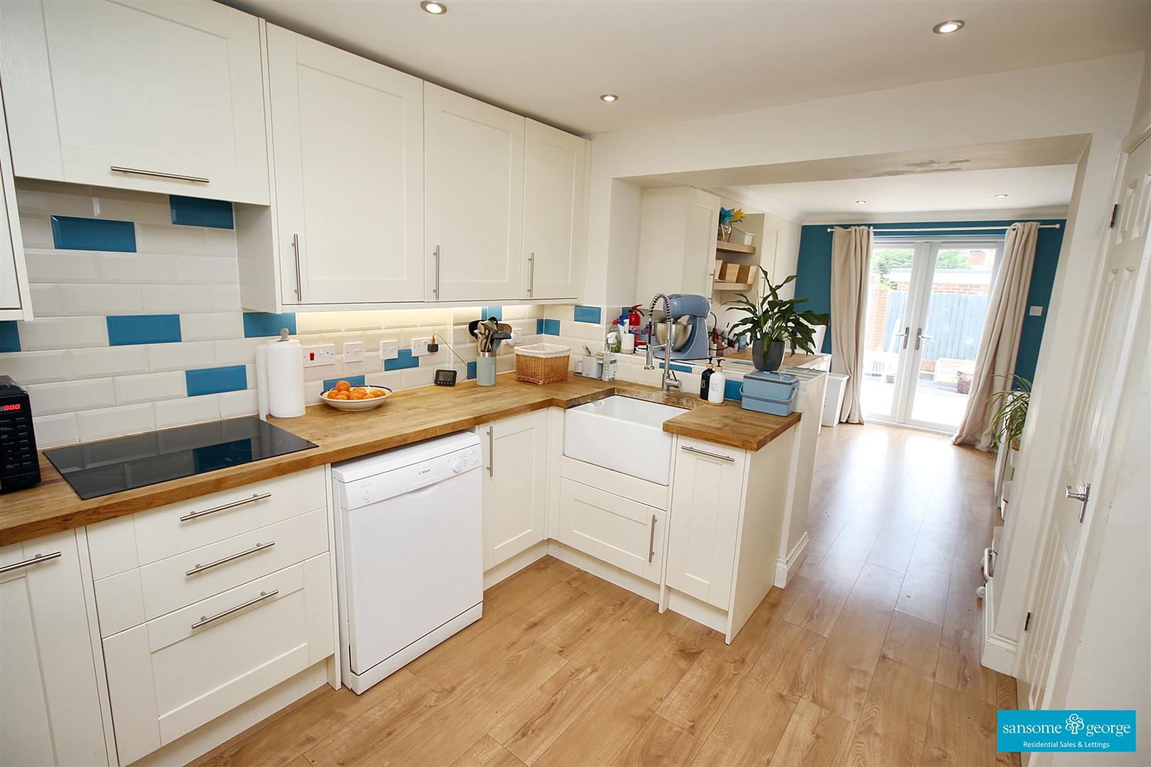 4 bed property in Uffington Close, Tilehurst